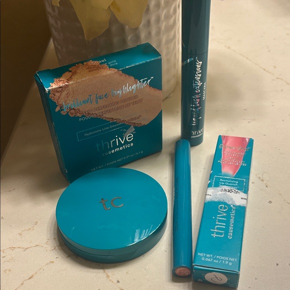 Thrive Cosmetics bundle - Picture 1 of 5
